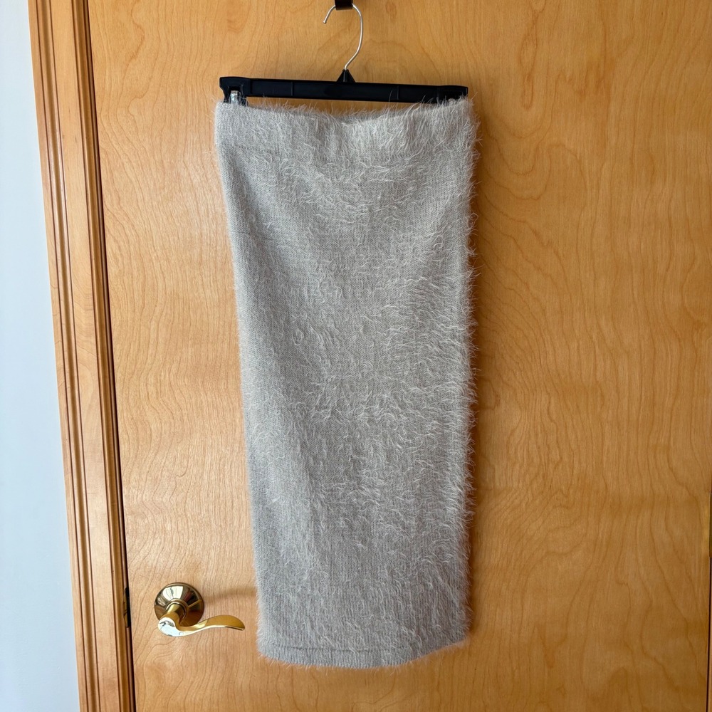 Akira Chicago Red Label Skirt Womens Small Grey Eyelash Knit Fuzzy Midi 18S1268